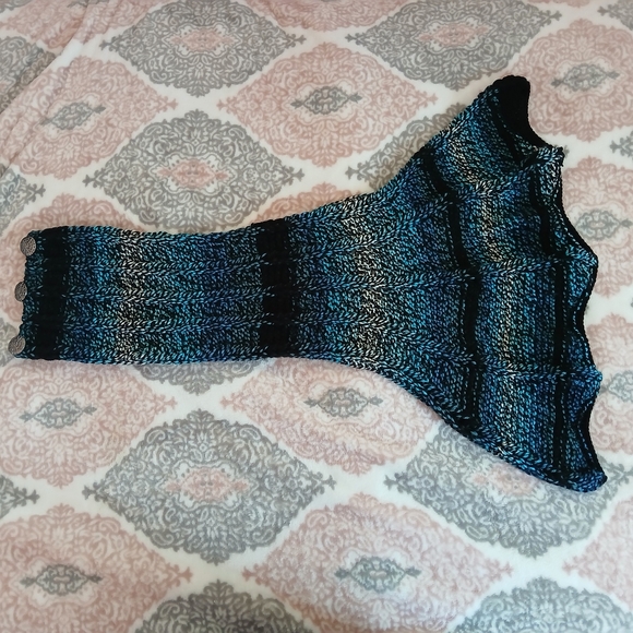 Dragon Wing Cowl Scarf - Black Aquamarine - Picture 4 of 6